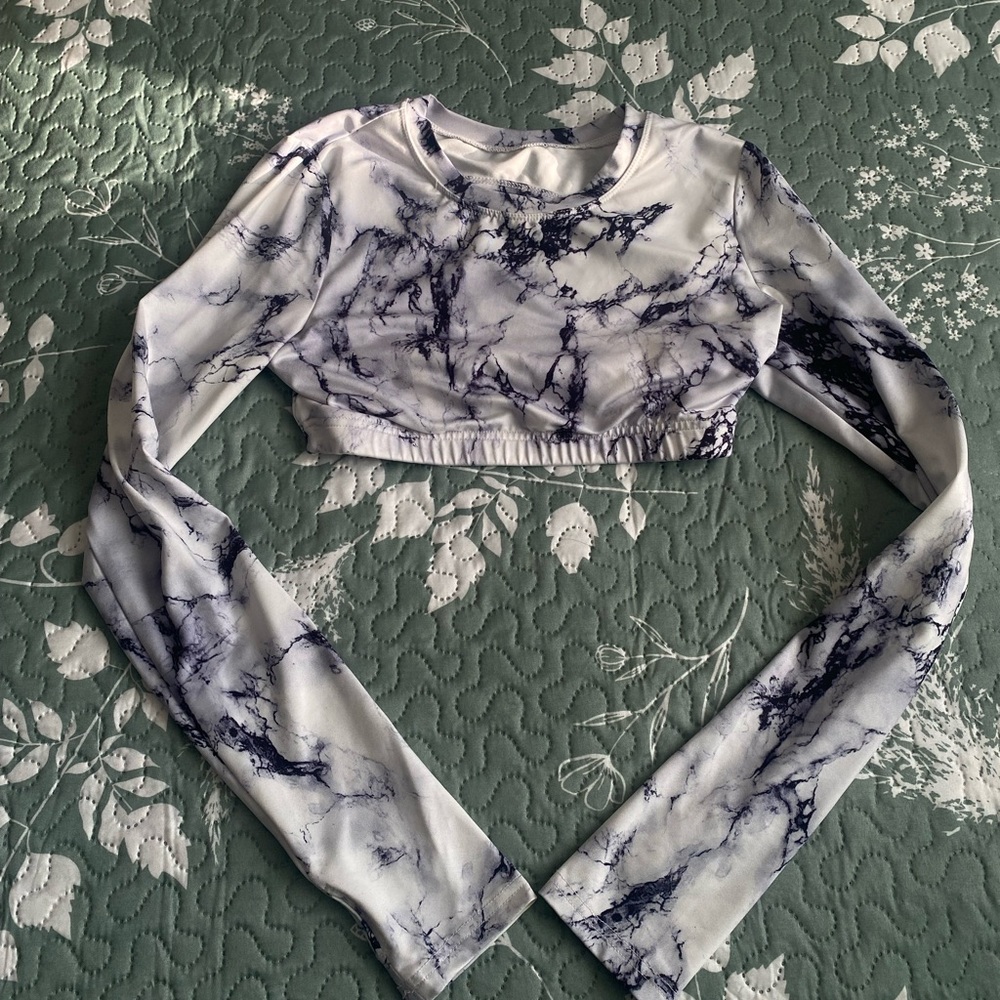 Active top with open back